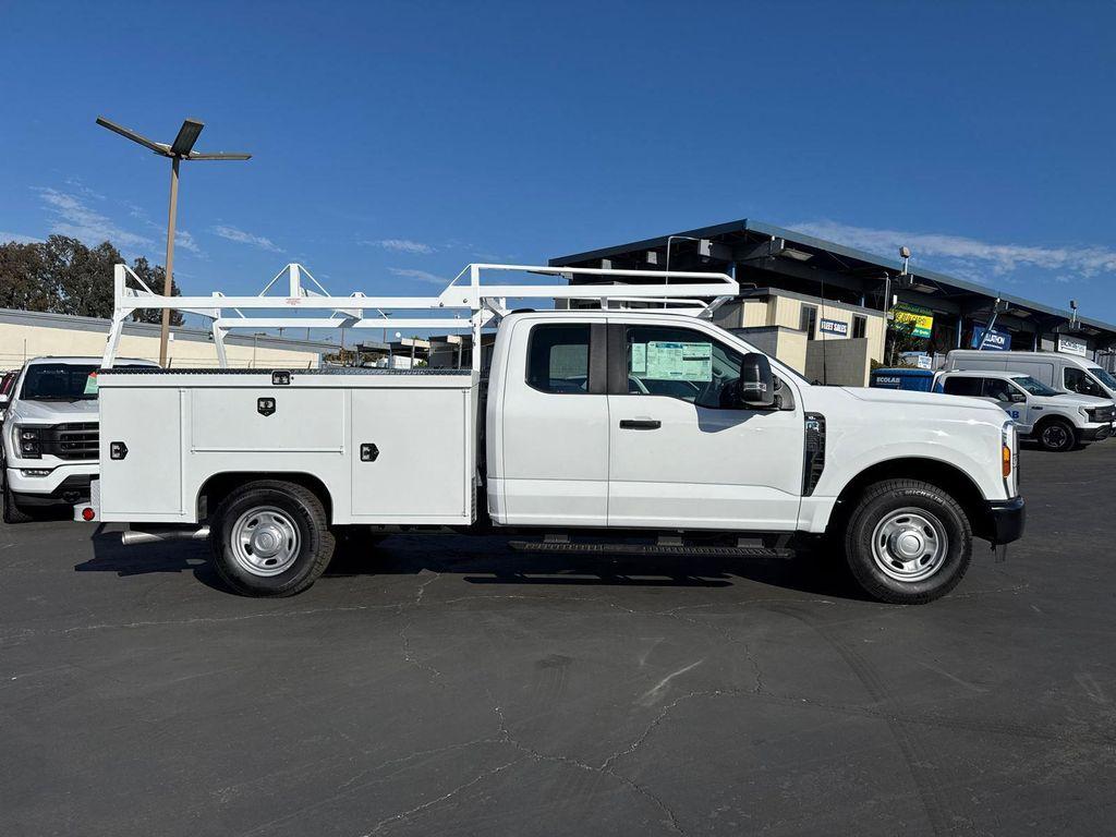 new 2025 Ford F-250 car, priced at $47,720
