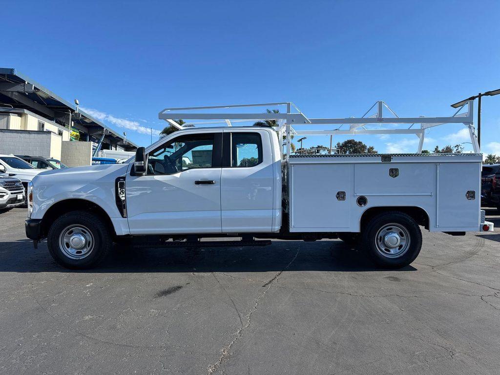 new 2025 Ford F-250 car, priced at $47,720