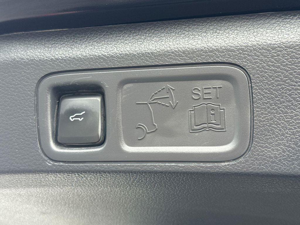 used 2024 Ford Expedition car, priced at $48,780
