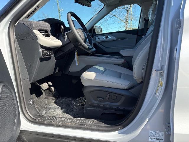 new 2025 Ford Explorer car, priced at $46,923