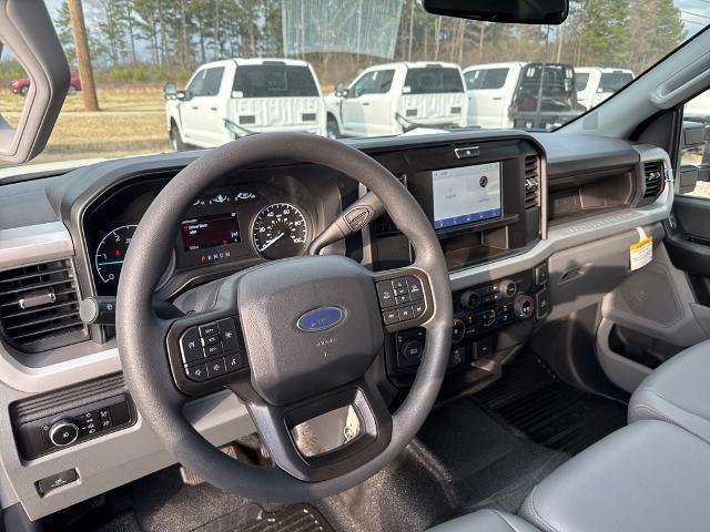 new 2025 Ford F-450 car, priced at $78,638