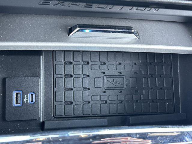 used 2024 Ford Expedition car, priced at $64,868