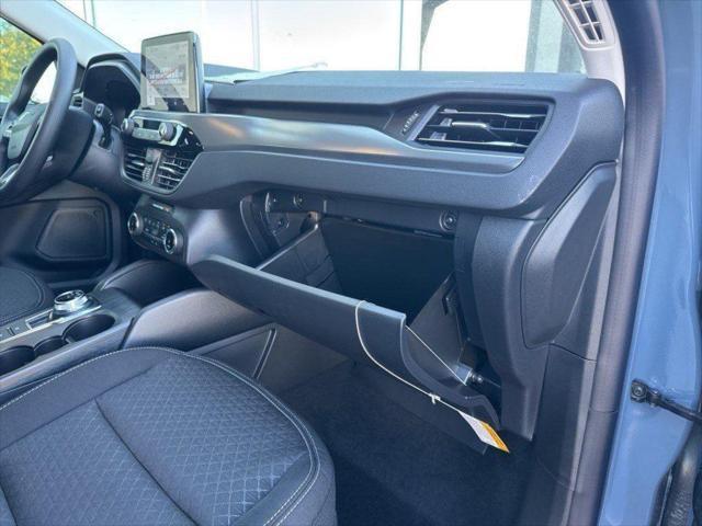 new 2025 Ford Escape car, priced at $27,598