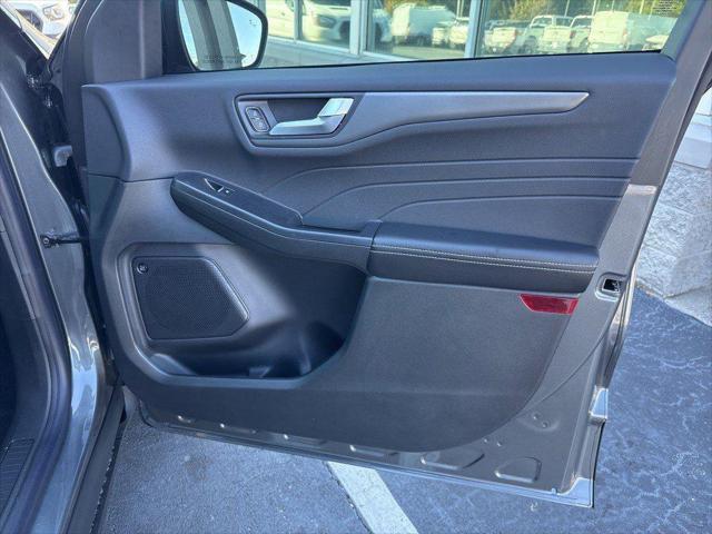 new 2025 Ford Escape car, priced at $29,418