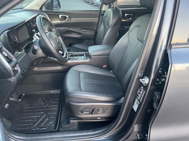 used 2023 Kia Sorento car, priced at $29,906