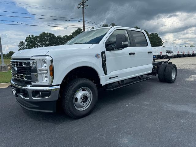 new 2024 Ford F-350 car, priced at $66,037