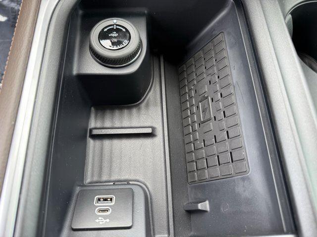 new 2025 Ford Expedition car, priced at $87,913