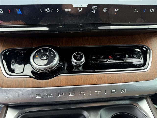 new 2025 Ford Expedition car, priced at $87,913
