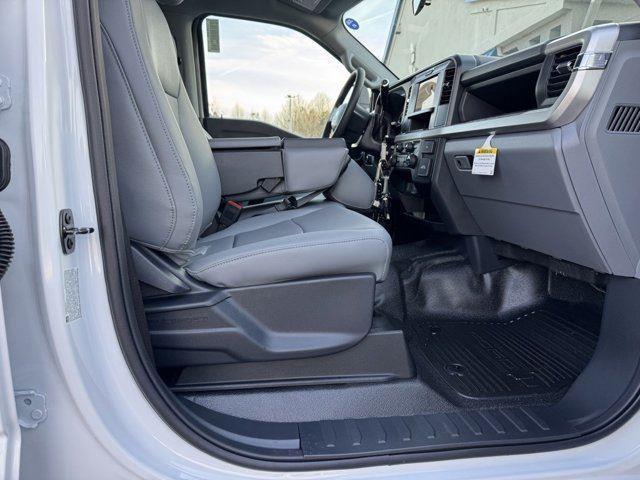 new 2025 Ford F-450 car, priced at $77,195
