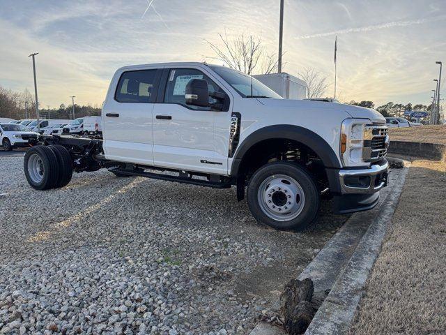 new 2025 Ford F-450 car, priced at $77,195