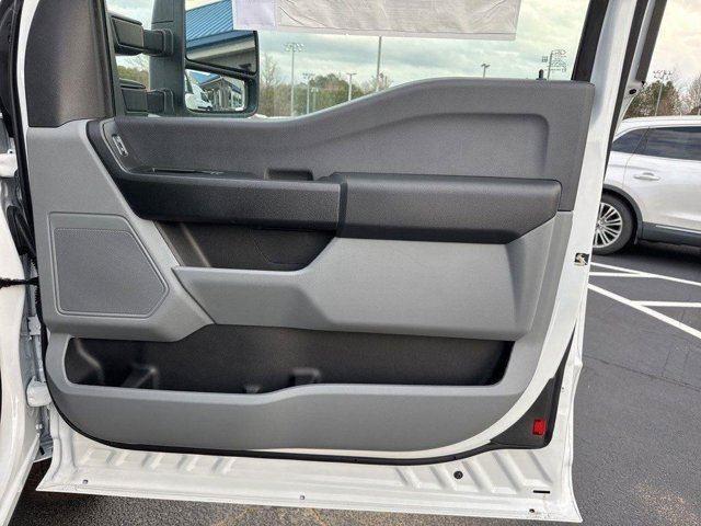 new 2024 Ford F-250 car, priced at $58,626