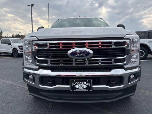 new 2025 Ford F-450 car, priced at $77,720