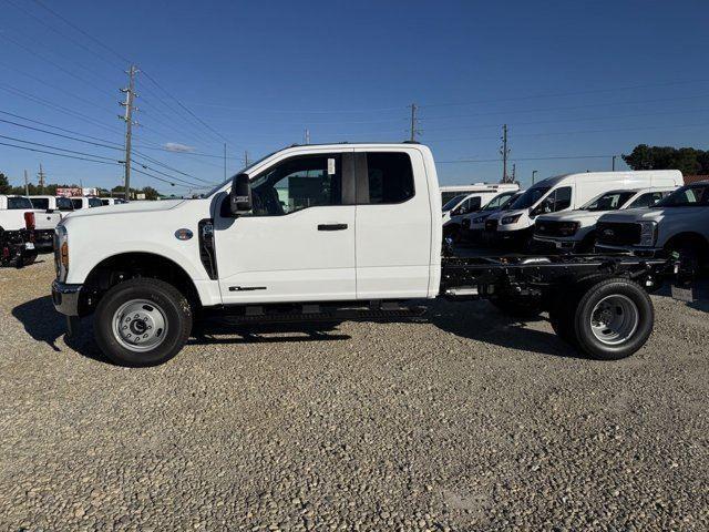 new 2024 Ford F-350 car, priced at $64,133
