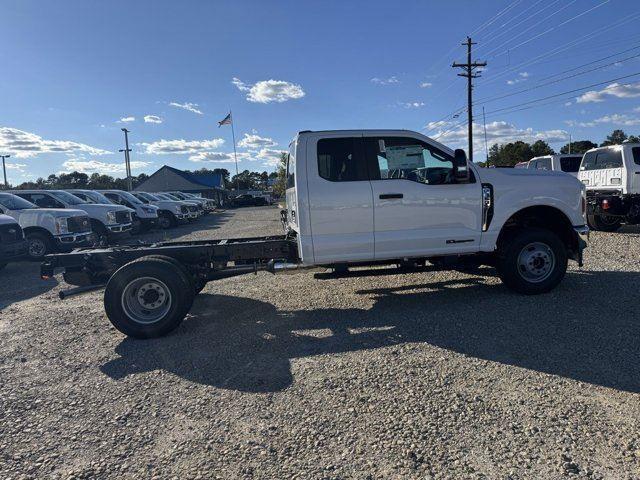 new 2024 Ford F-350 car, priced at $64,133