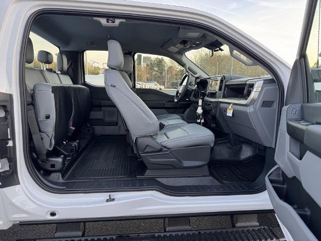 new 2025 Ford F-250 car, priced at $55,353