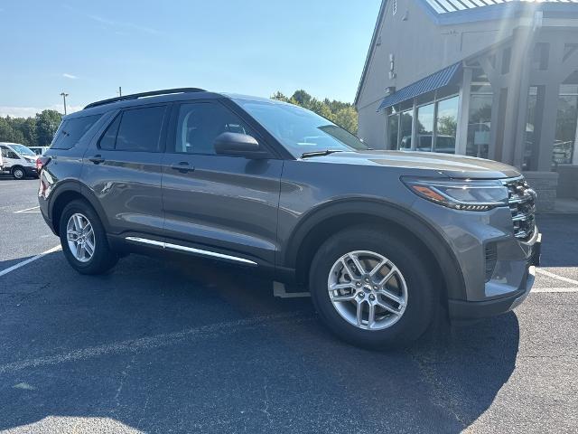 new 2025 Ford Explorer car, priced at $40,768