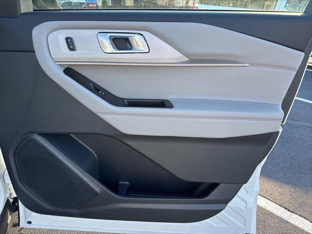 new 2025 Ford Explorer car, priced at $40,184