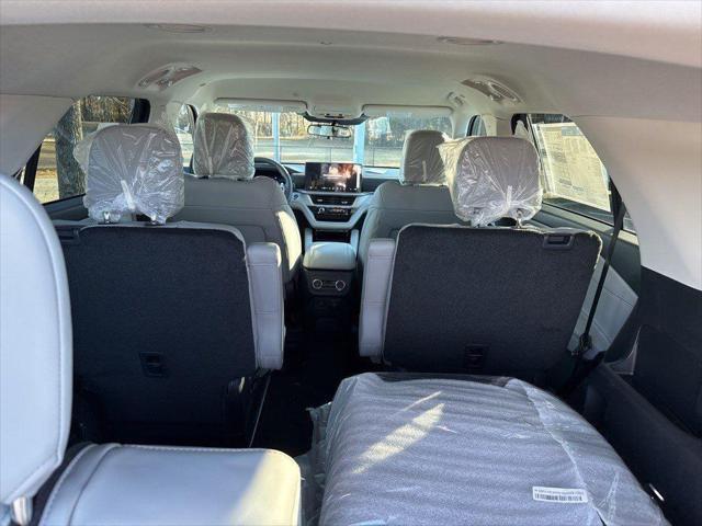 new 2025 Ford Explorer car, priced at $40,184