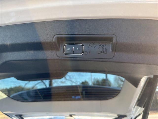 new 2025 Ford Explorer car, priced at $40,184