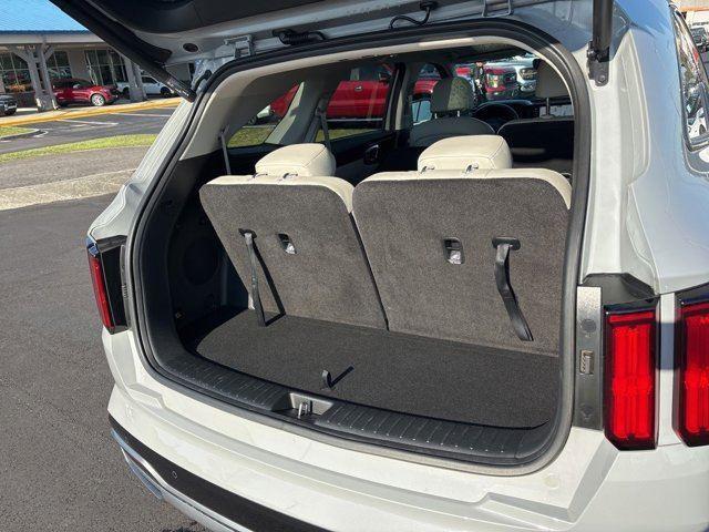 used 2022 Kia Sorento car, priced at $31,906