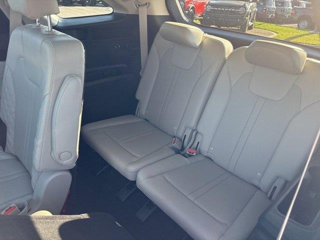 used 2022 Kia Sorento car, priced at $31,906