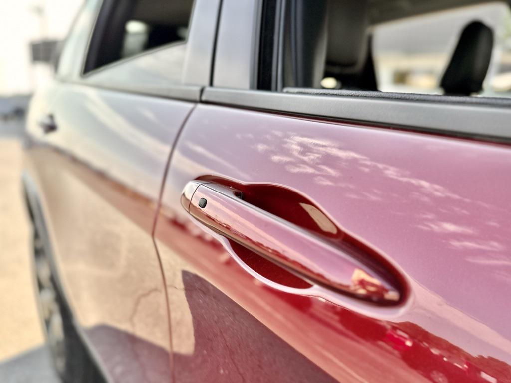 used 2021 Jeep Cherokee car, priced at $21,332