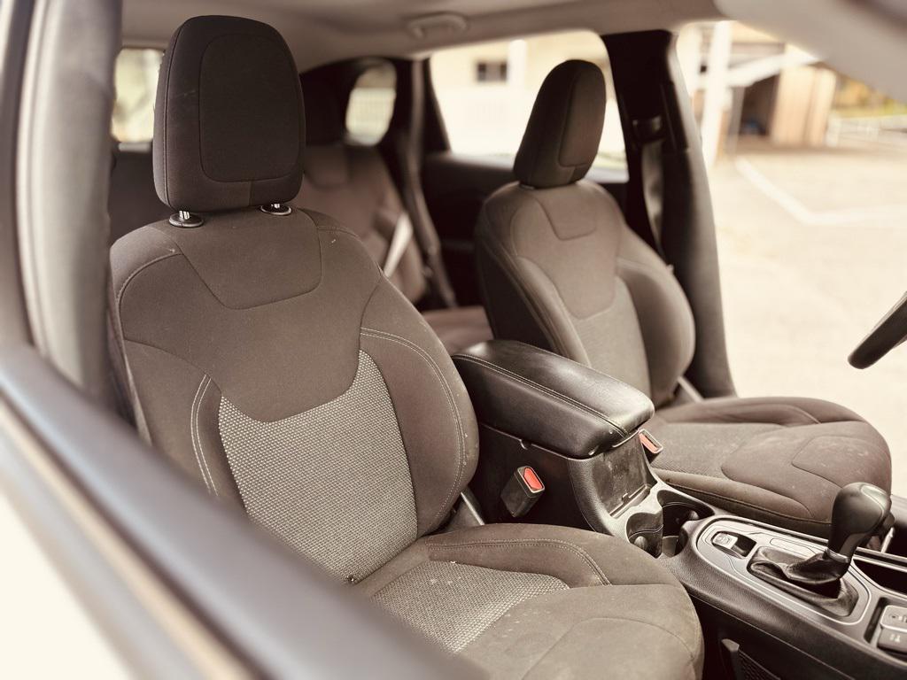 used 2020 Jeep Cherokee car, priced at $14,270