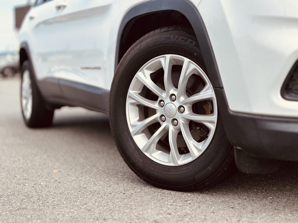 used 2020 Jeep Cherokee car, priced at $14,270