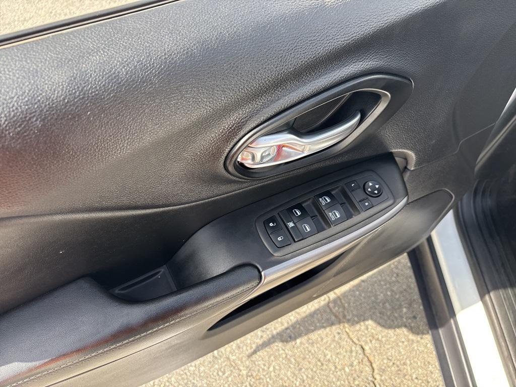 used 2022 Jeep Cherokee car, priced at $17,777