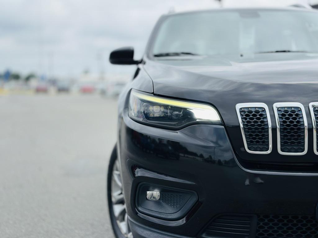 used 2020 Jeep Cherokee car, priced at $19,188