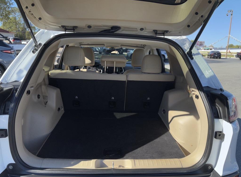 used 2019 Jeep Cherokee car, priced at $16,606