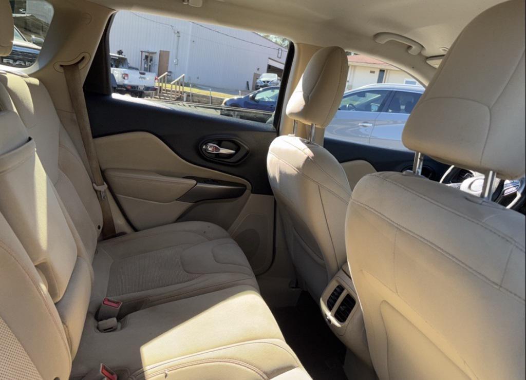 used 2019 Jeep Cherokee car, priced at $16,606