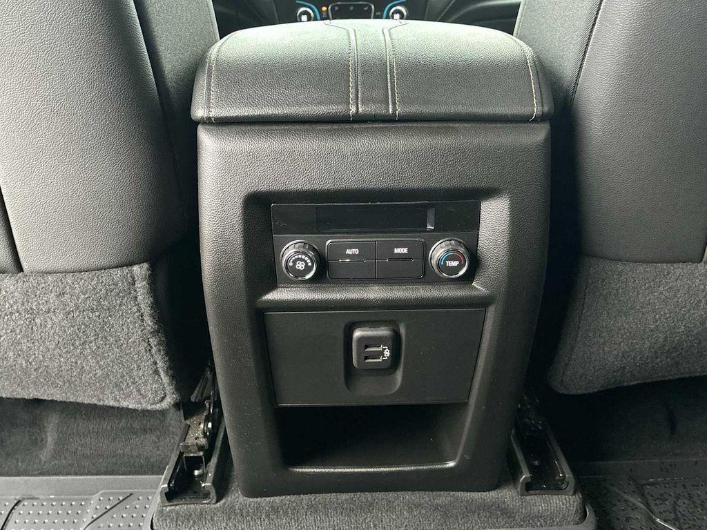 used 2023 Chevrolet Traverse car, priced at $33,997