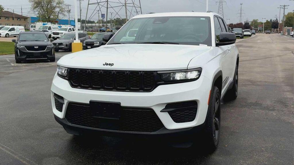 used 2022 Jeep Grand Cherokee car, priced at $29,993