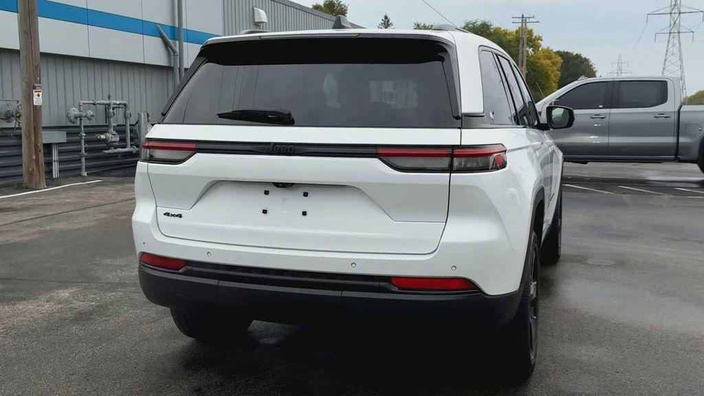 used 2022 Jeep Grand Cherokee car, priced at $29,993