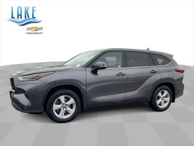 used 2021 Toyota Highlander car, priced at $30,456