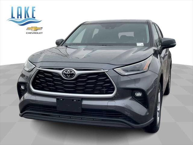 used 2021 Toyota Highlander car, priced at $30,456