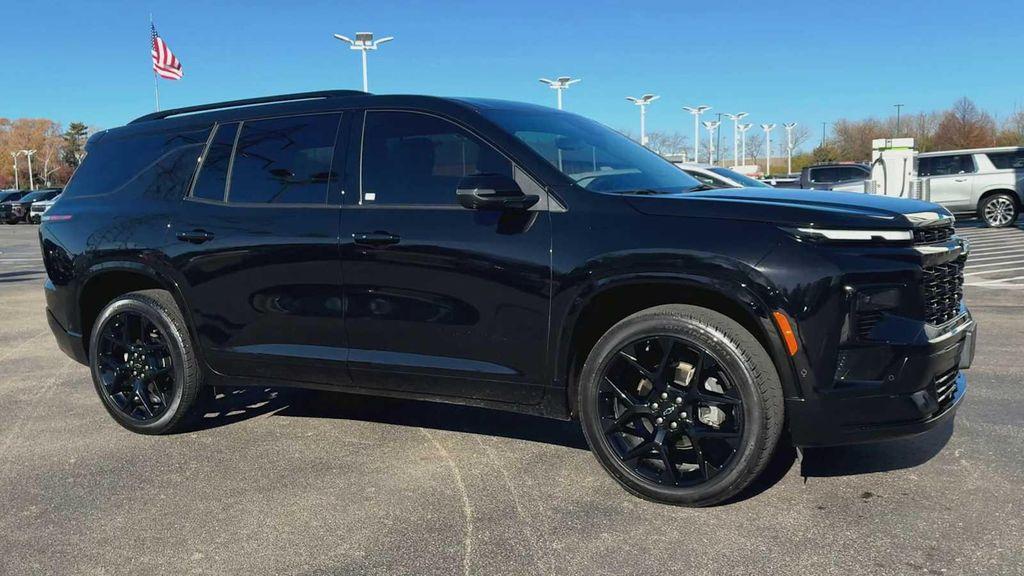 used 2024 Chevrolet Traverse car, priced at $49,632