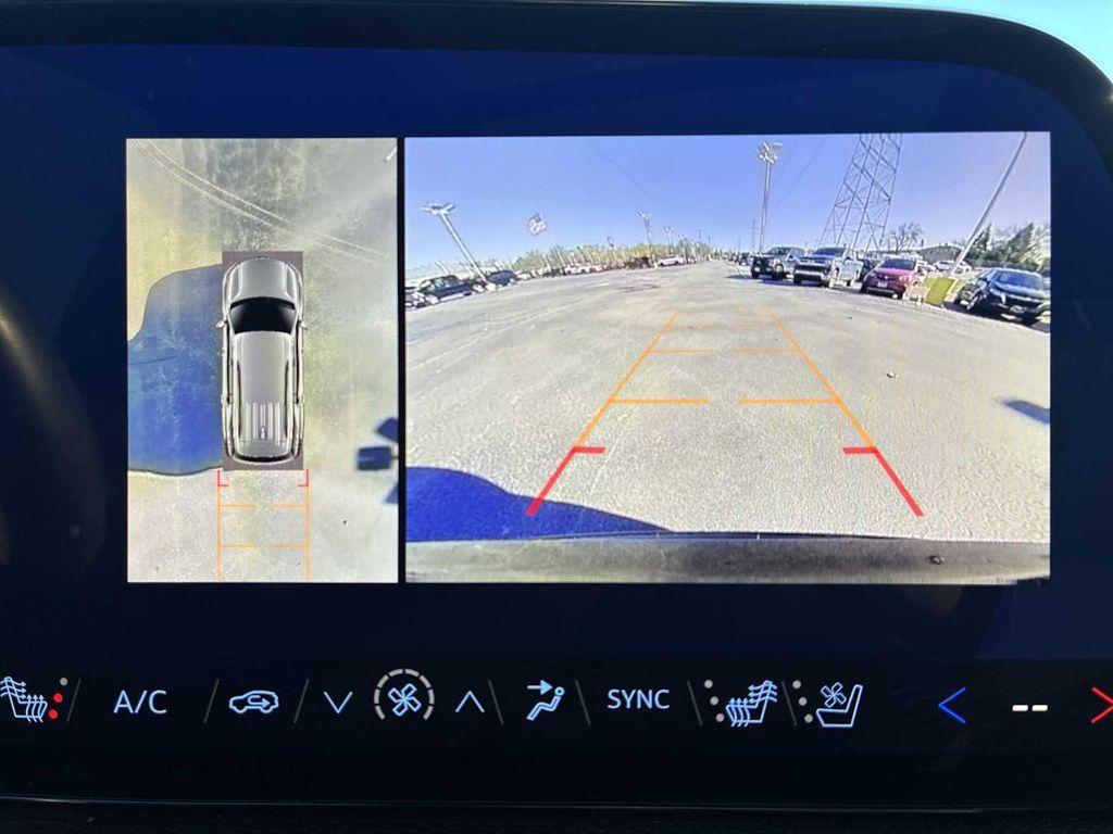 used 2024 Chevrolet Traverse car, priced at $49,632