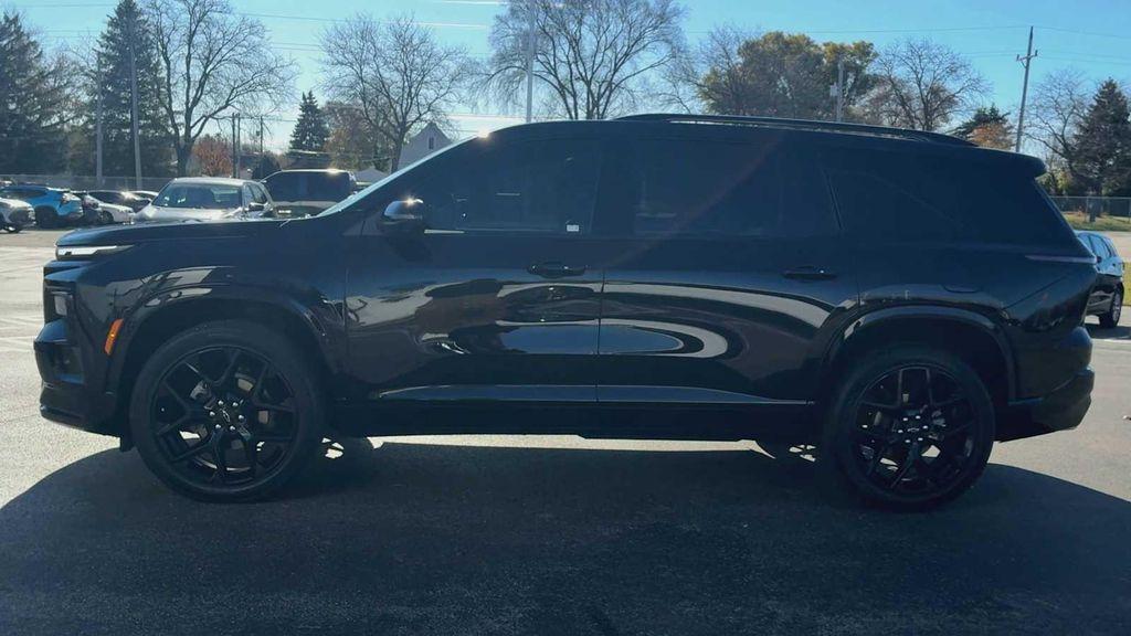 used 2024 Chevrolet Traverse car, priced at $49,632