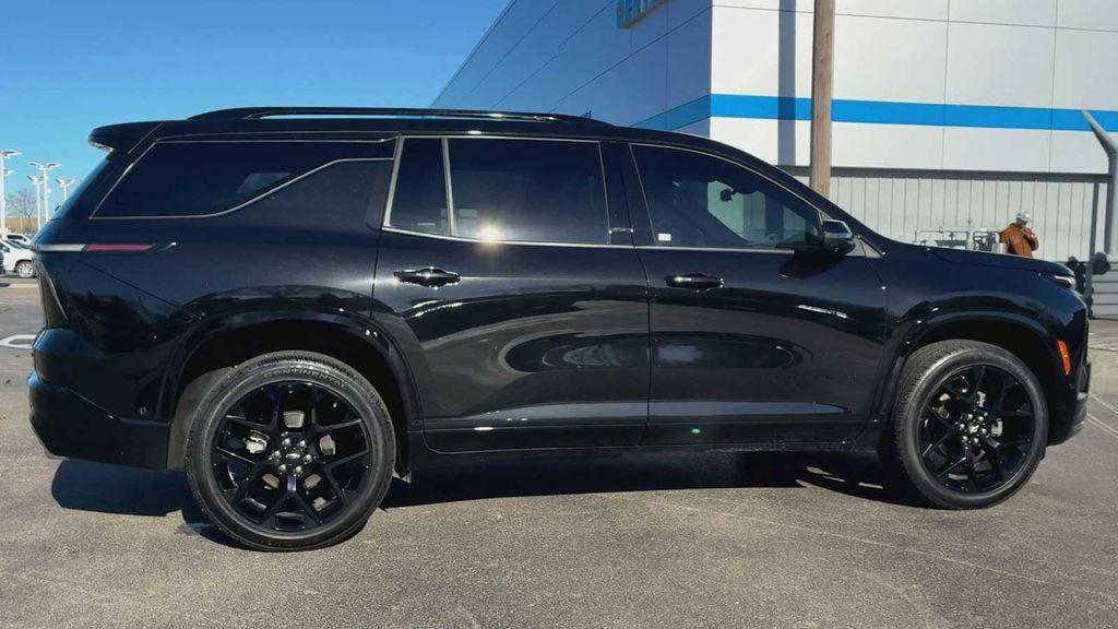 used 2024 Chevrolet Traverse car, priced at $49,632