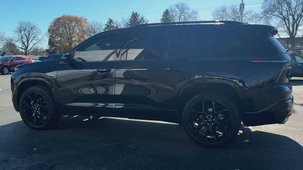 used 2024 Chevrolet Traverse car, priced at $49,632