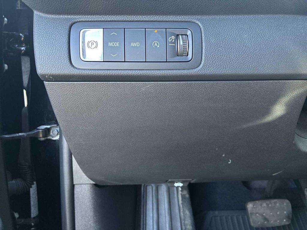 used 2024 Chevrolet Traverse car, priced at $49,632