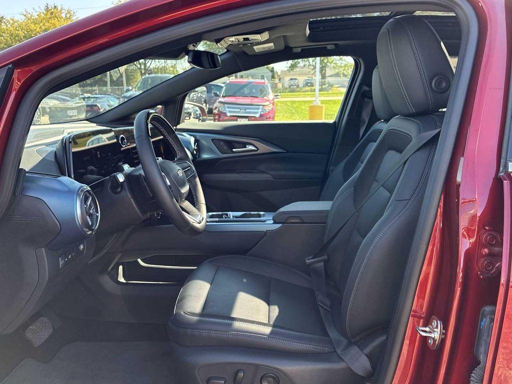 used 2024 Chevrolet Equinox EV car, priced at $29,321