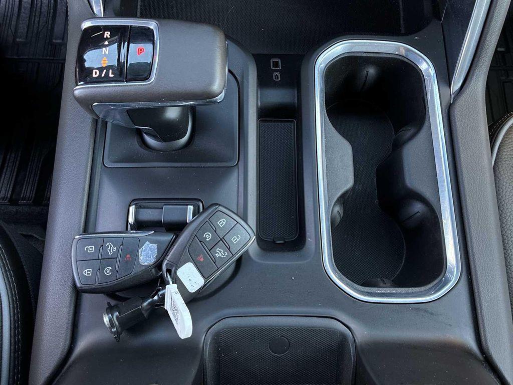 used 2023 GMC Sierra 1500 car, priced at $52,384