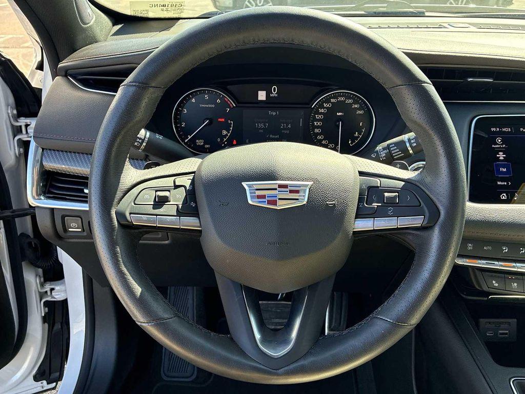 used 2022 Cadillac XT4 car, priced at $29,996