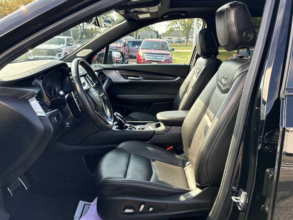 used 2024 Cadillac XT6 car, priced at $46,398