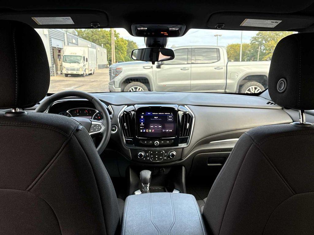 used 2023 Chevrolet Traverse car, priced at $33,939