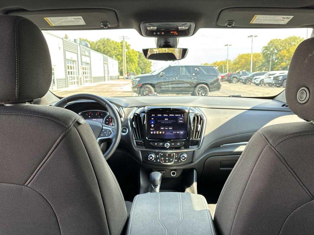used 2023 Chevrolet Traverse car, priced at $33,474