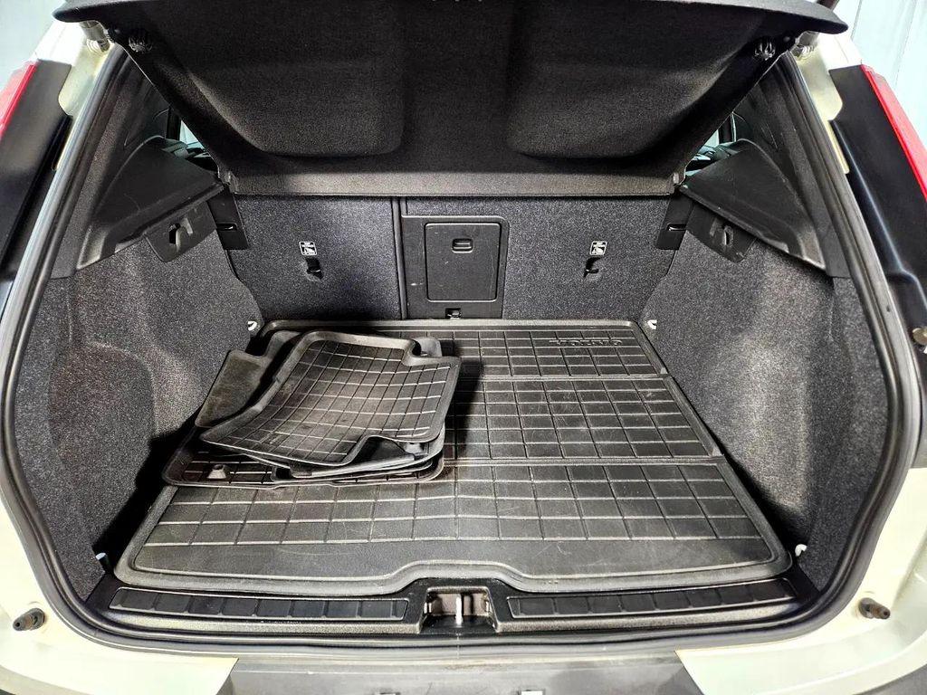 used 2022 Volvo XC40 car, priced at $16,995